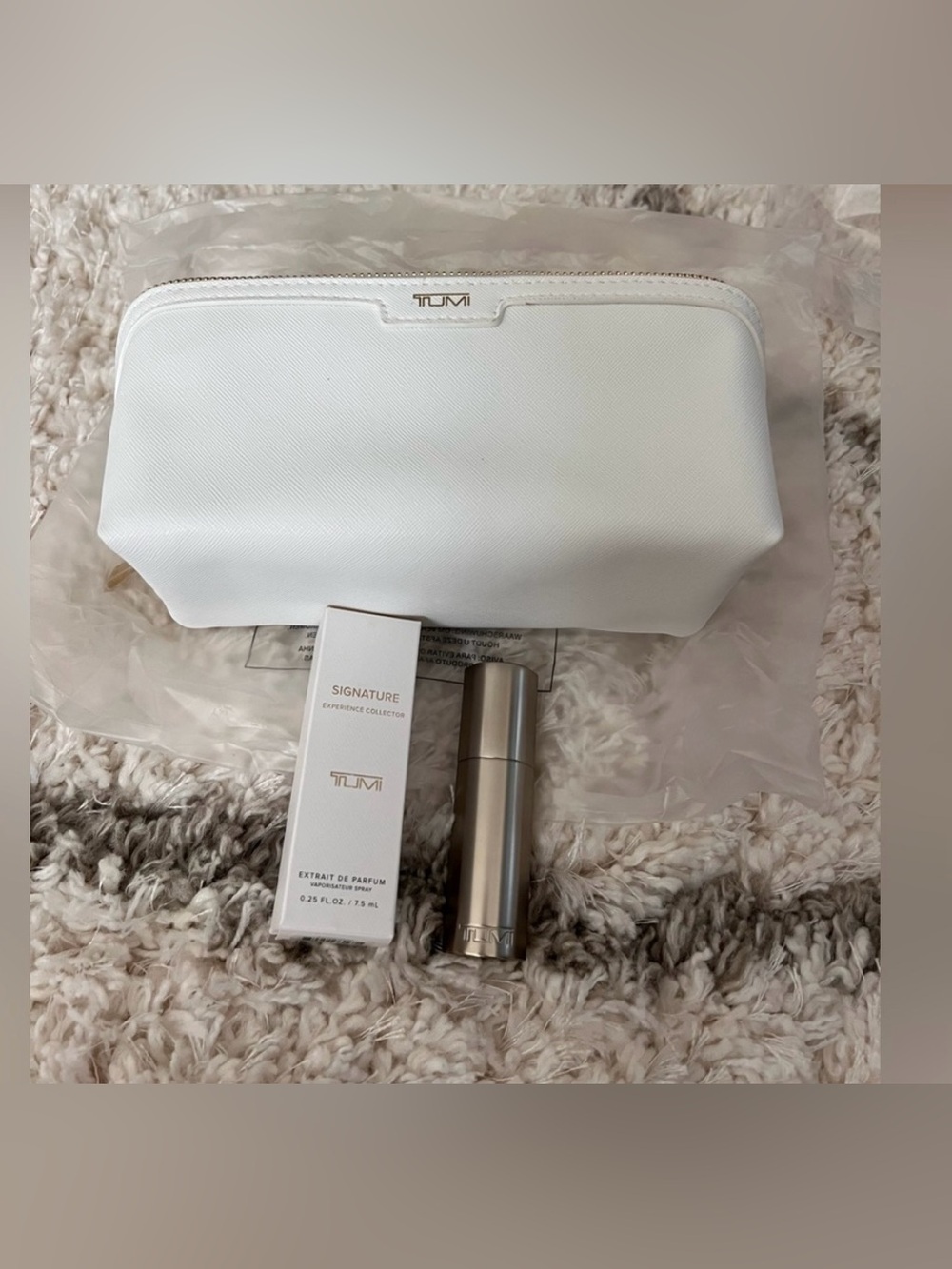 Brand new Women's Tumi Cosmetic Bag Small White + Tumi Atomizer